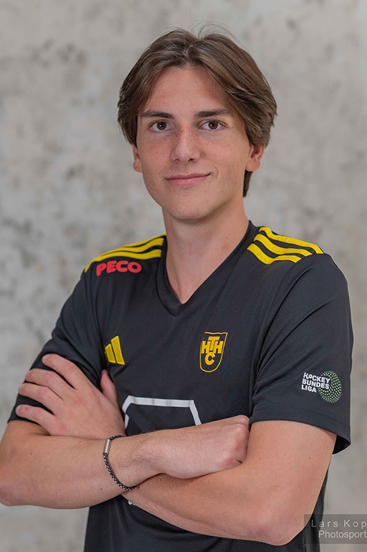 n.v. – John Kolzen